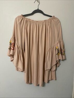 FEATHERS Blush Off-Shoulder Peasant Blouse with Flowy Embroidered Sleeves SMALL